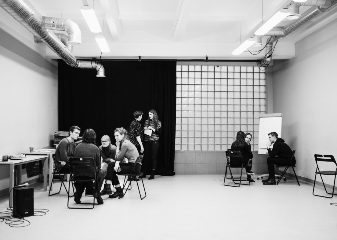 Nuo įgūdžių iki darbo: kompleksinė jaunimo integracija į darbo rinką